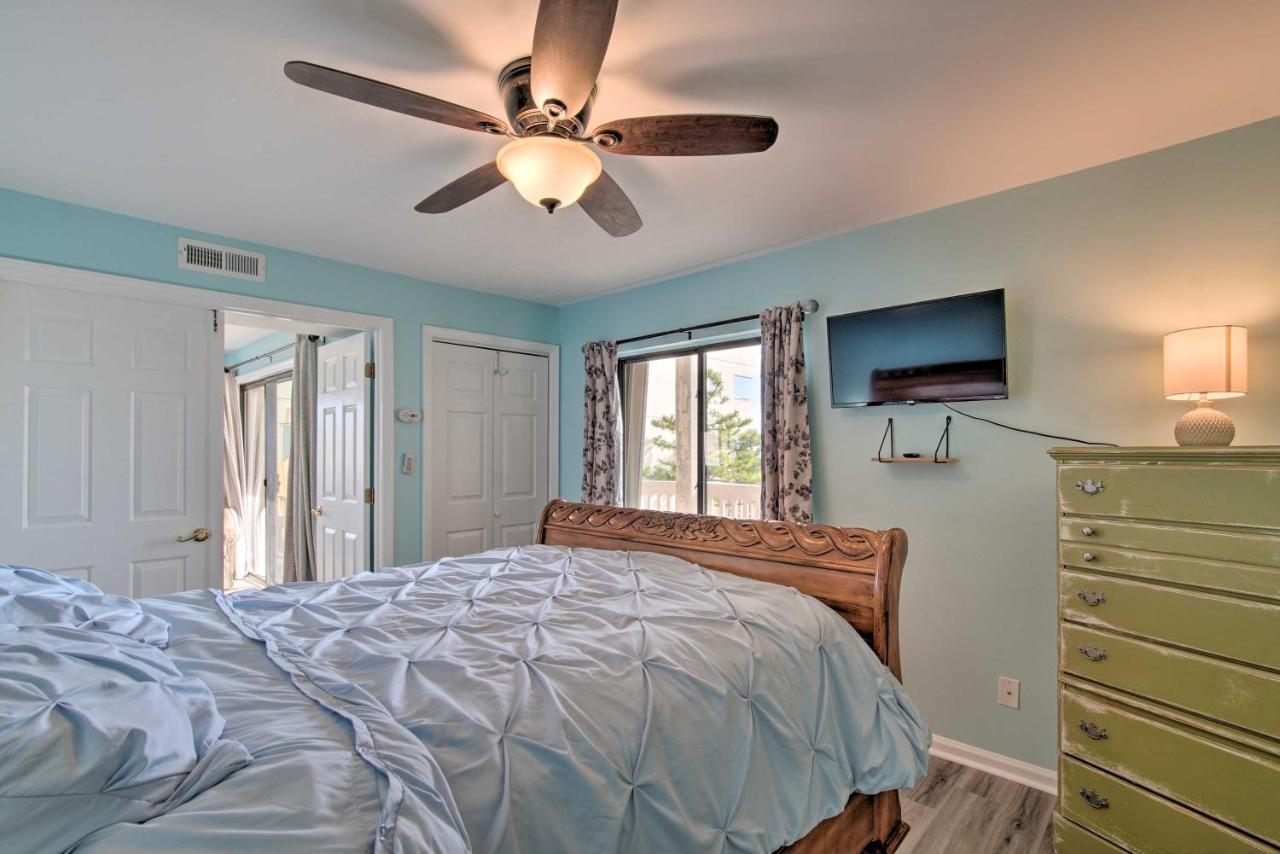 Ocean-View Condo With Deck, Steps To Carolina Beach! Bagian luar foto