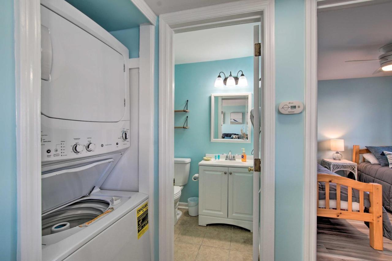 Ocean-View Condo With Deck, Steps To Carolina Beach! Bagian luar foto