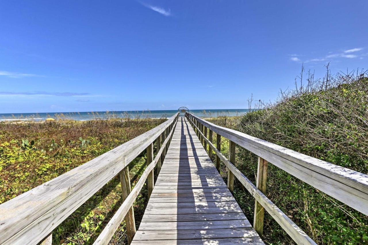 Ocean-View Condo With Deck, Steps To Carolina Beach! Bagian luar foto
